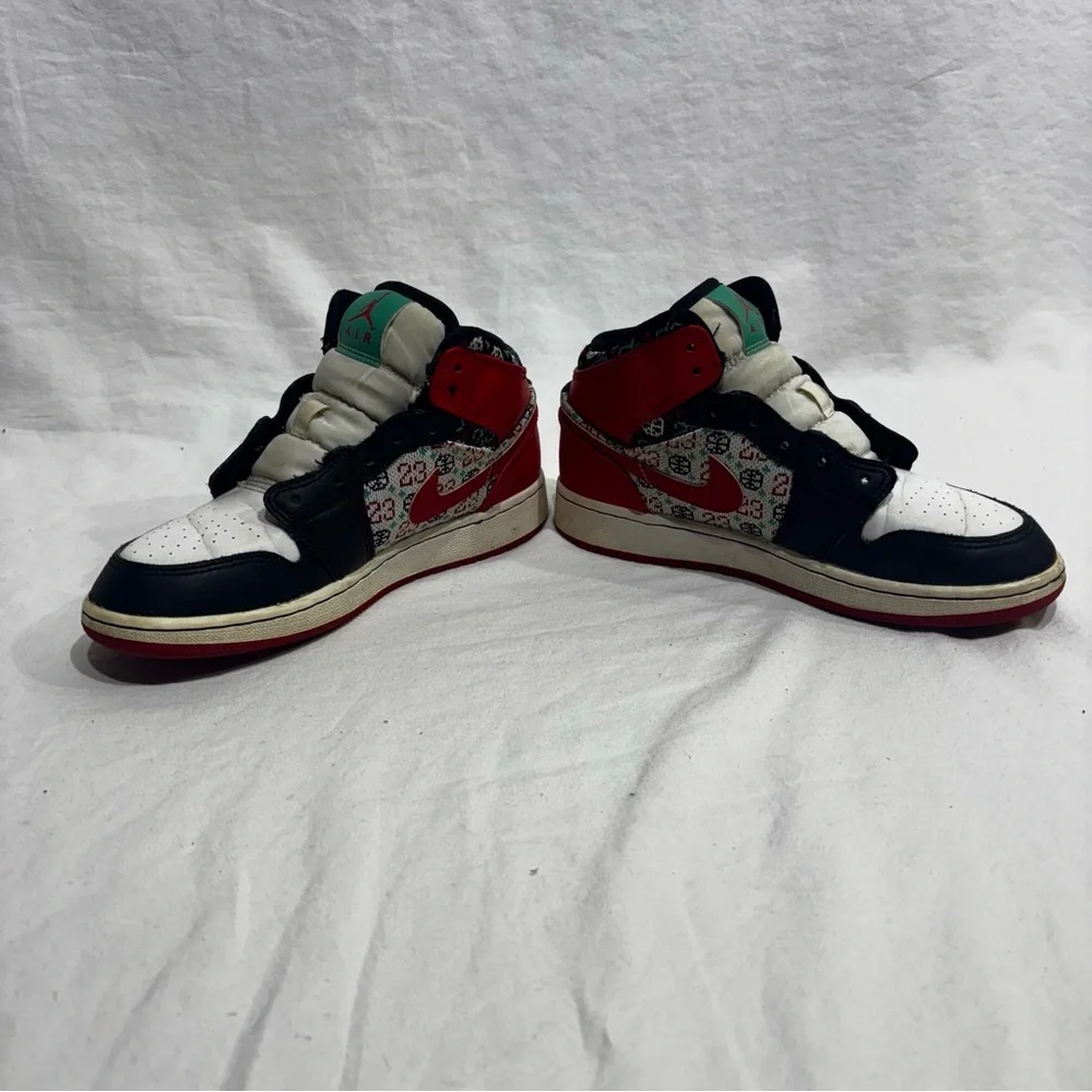 Nike Air Jordan 1 Mid SE PS Holiday Ugly Christmas Sweater DM1208 150 Size 4.5Y